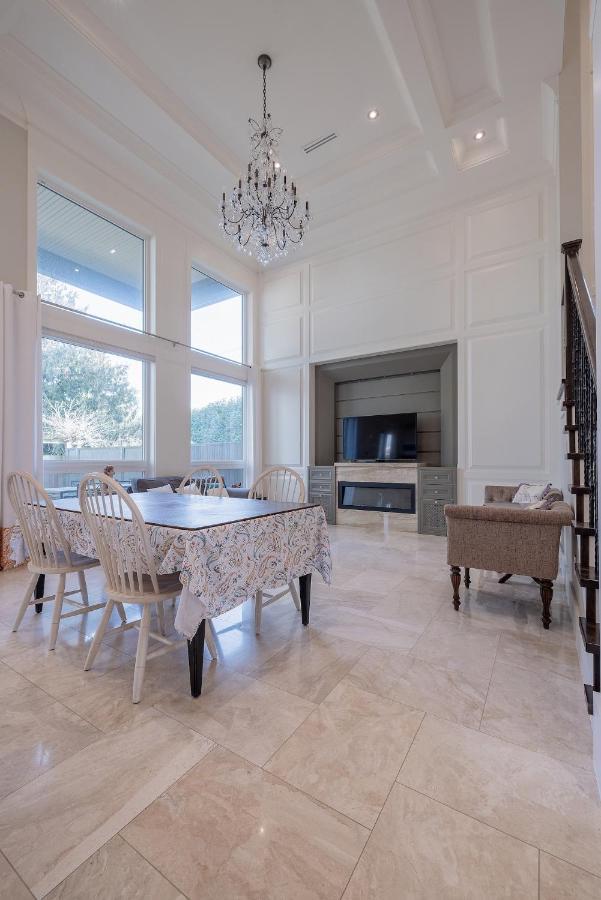 Luxurious Private Rooms In ريتشموند، كولومبيا البريطانية المظهر الخارجي الصورة